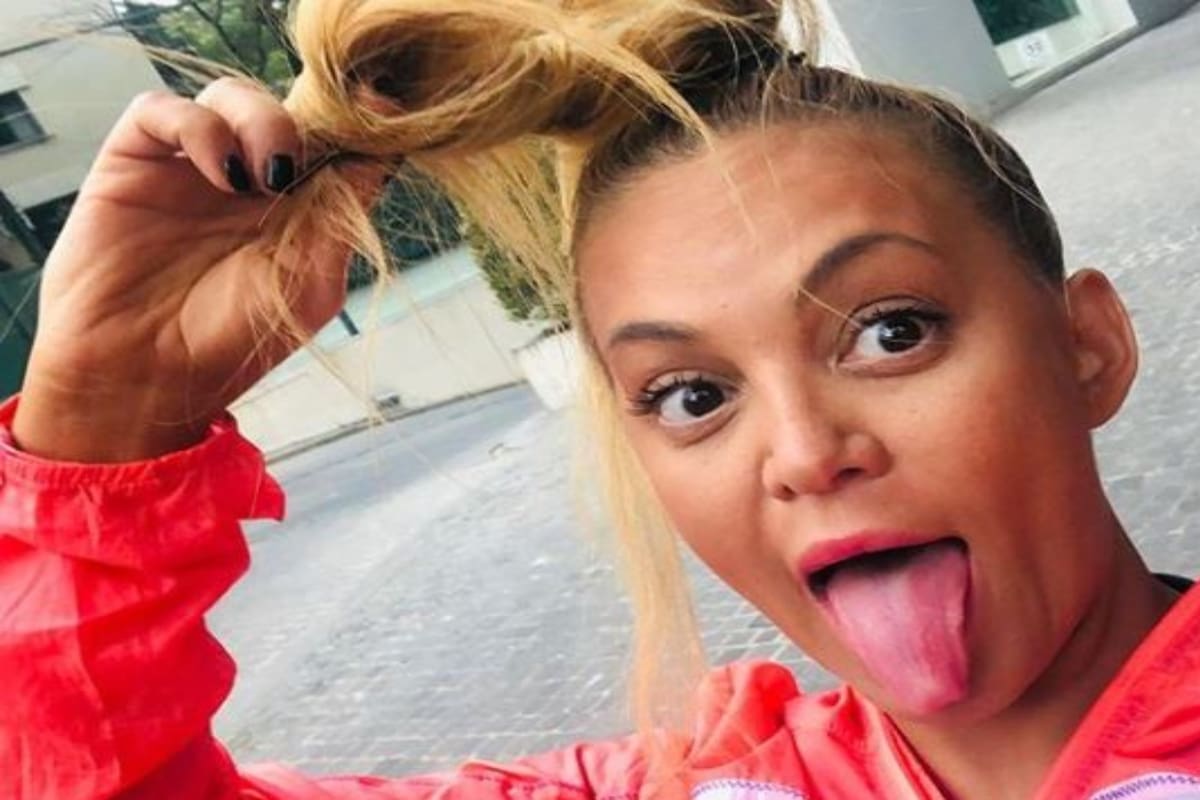 La modelo protagonizó un escándalo en un bar.