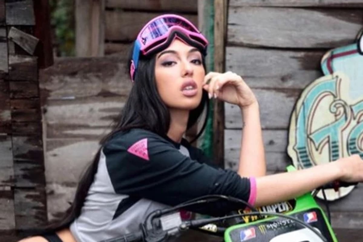 La modelo, que es señalada como la novia de Claudio Paul Caniggia, se defendió de los ataques de Mariana Nannis