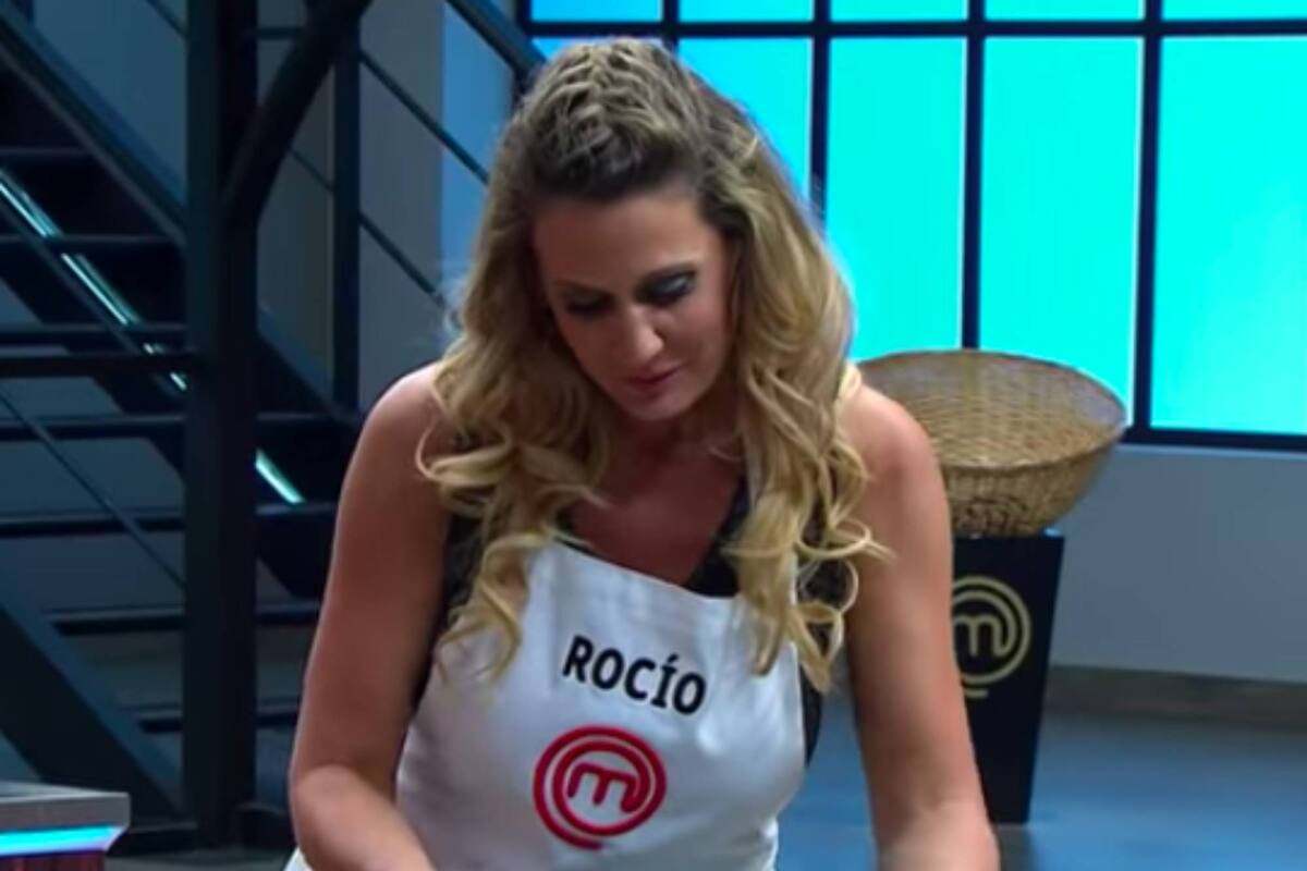 La modelo se enojó por no terminar el plato