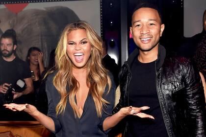 La modelo se fue de vacaciones con su pareja y sus dos hijos. Allí subió fotos amamantando y una historia de sus estrías que generó aprobación en las redes.