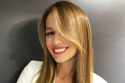 La modelo se prepara para su debut en el canal de las pelotas con su programa Pampita Online