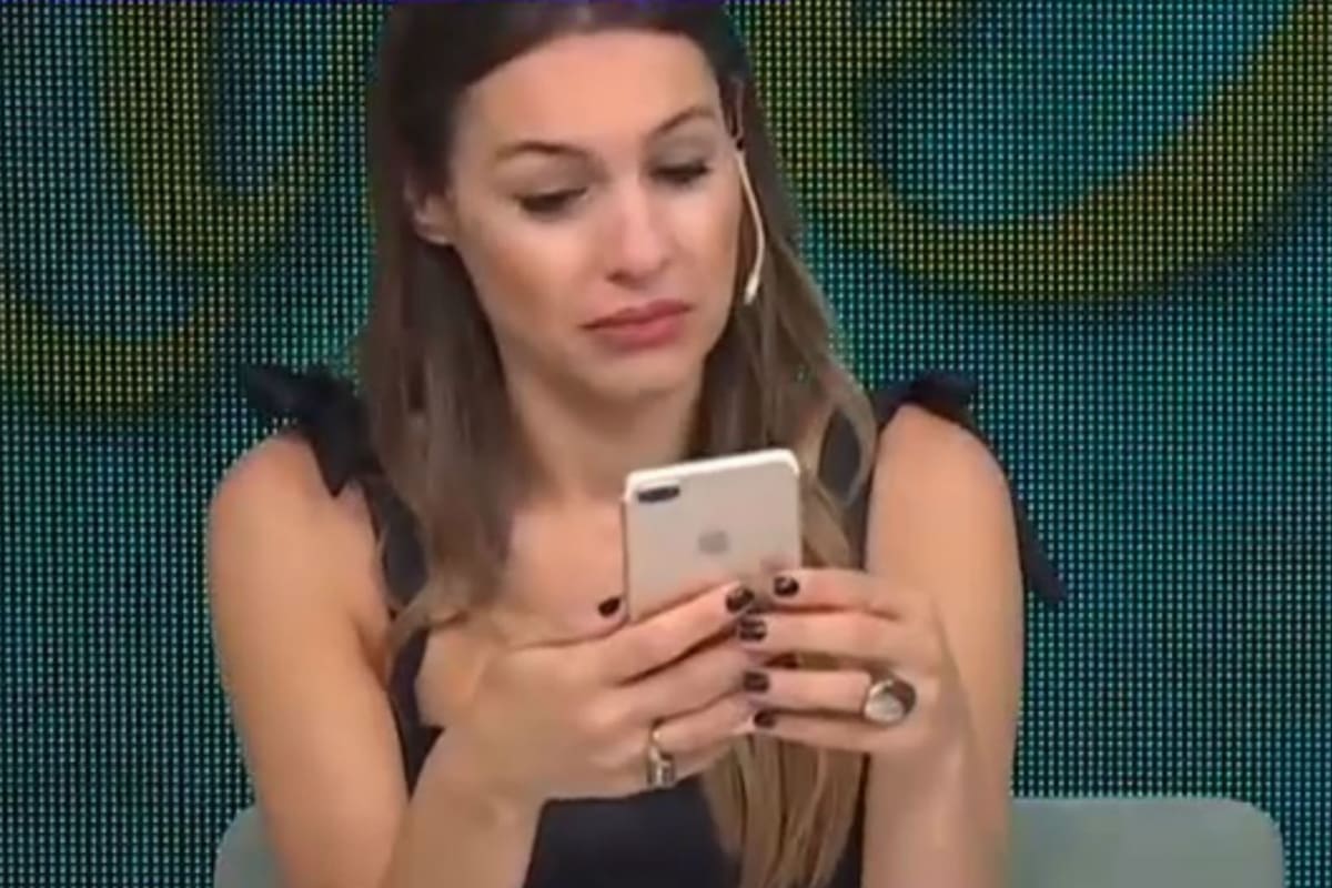 La modelo vio las fotos de Castro mientras conducía su programa