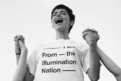 La modelo y actriz ahora se reconoce como Dignity y comparte sus nuevos rituales en las redes