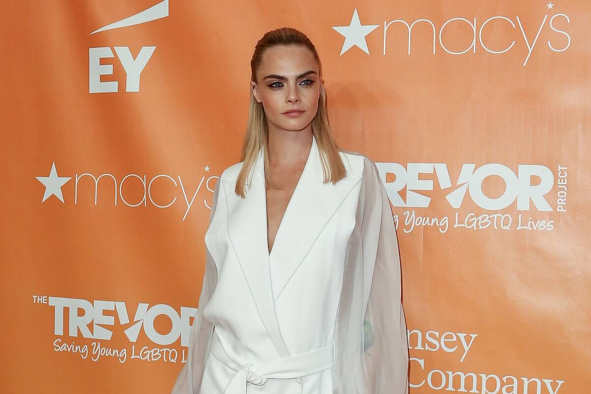 La modelo y actriz participó de una gala en el Mes del Orgullo y contó por qué decidió hablar abiertamente de la relación que la une a la protagonista de Pretty Little Liars