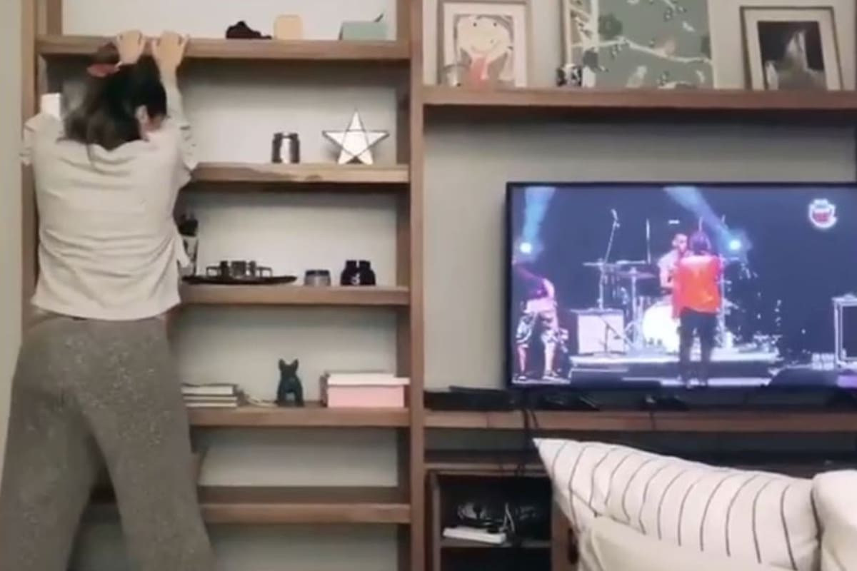 La modelo y conductora baila con la música del excantante de Los Piojos el sábado al mediodía, en la previa de dar a luz a su tercera hija, Filipa