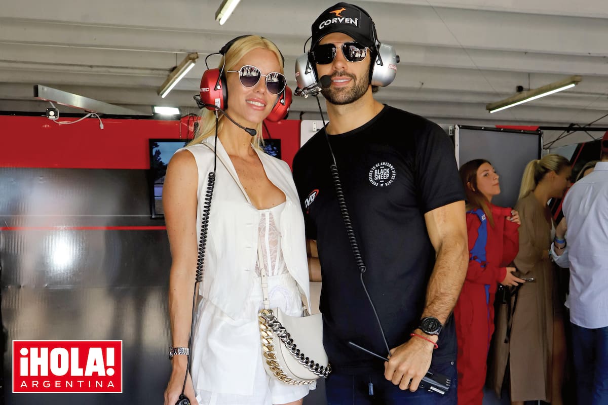 La modelo y el piloto están juntos desde marzo de 2021, y se muestran como una pareja súper consolidada e inseparable.