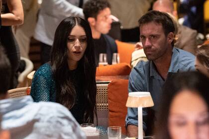 La modelo y el polista se ubicaron en la misma mesa.