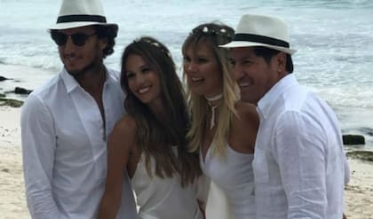 Pico y Pampita volvieron a estar juntos en el festejo del cumpleaños de la modelo en México