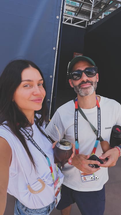 La modelo y empresaria junto a Pollo Álvarez, su compañero de streaming para DGO, en Miami
