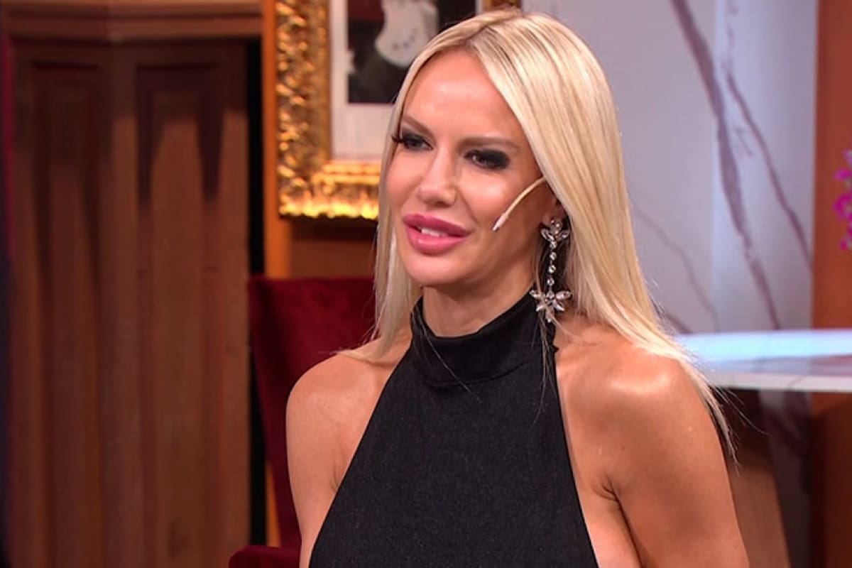 La modelo y panelista se puso muy nerviosa ante una pregunta de Iúdica y Rocío Oliva.