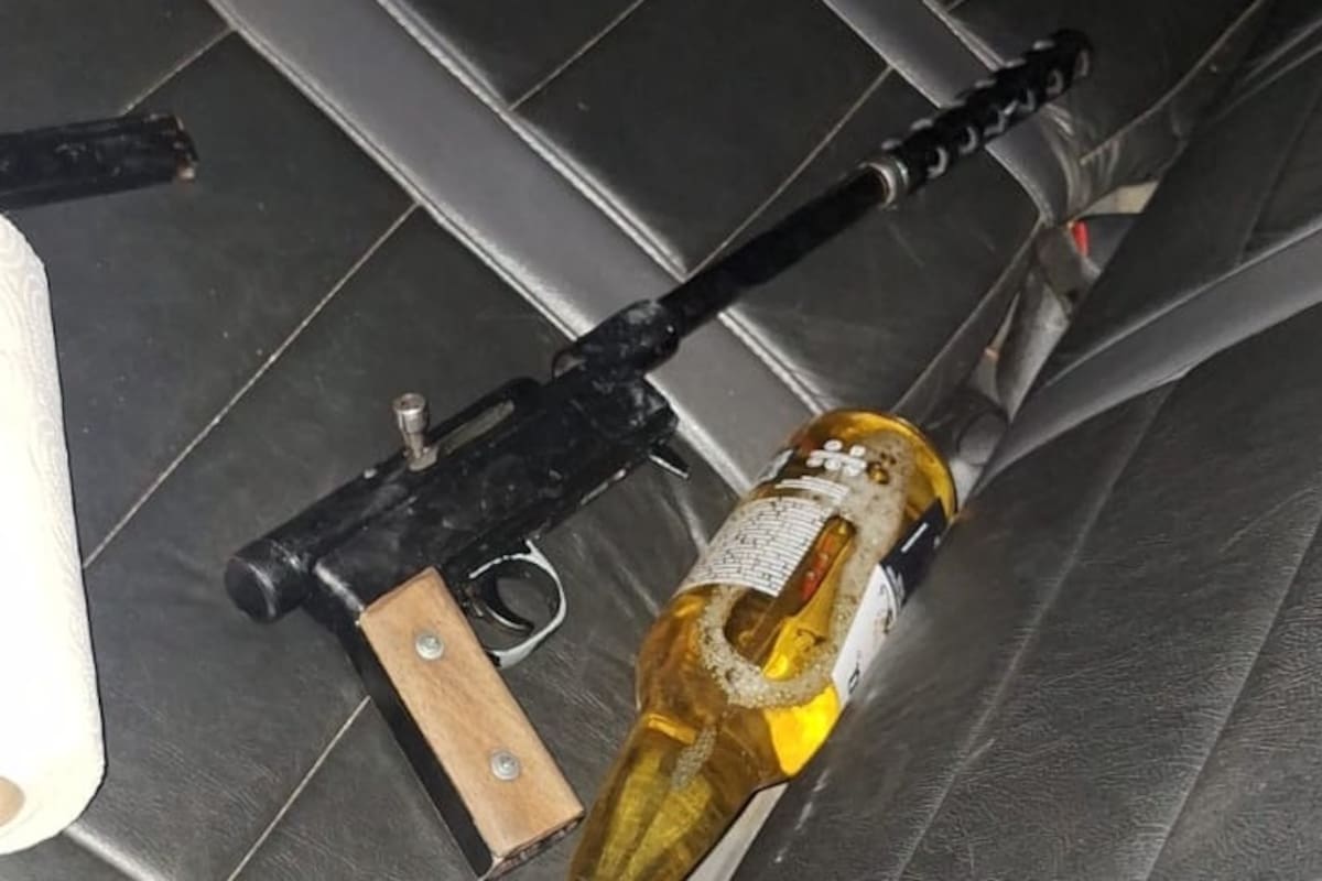 A irmã de um dos traficantes de drogas mais perigosos do país foi pega com uma arma rara