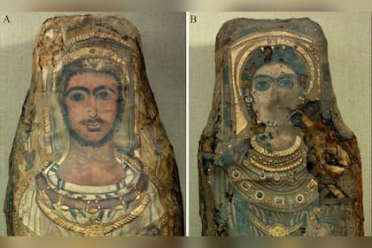 La momia de un hombre (izquierda) y la de una mujer (derecha) fueron encontrados en la necrópolis de Saqqara, en Egipto, en el año 1615.