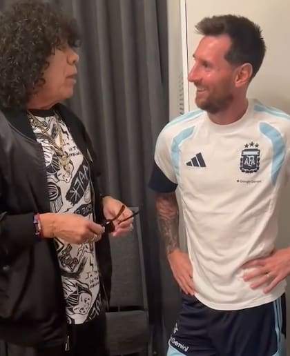 La Mona brindó un show para los campones del mundo antes del primer partido (Foto: @lamonaoficial)
