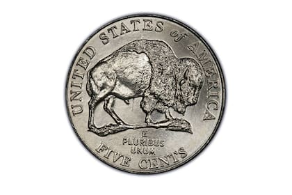 La moneda de 5 centavos de 2005 con el error del “bisonte atravesado” puede alcanzar altos montos en subastas (Foto de PCGS)