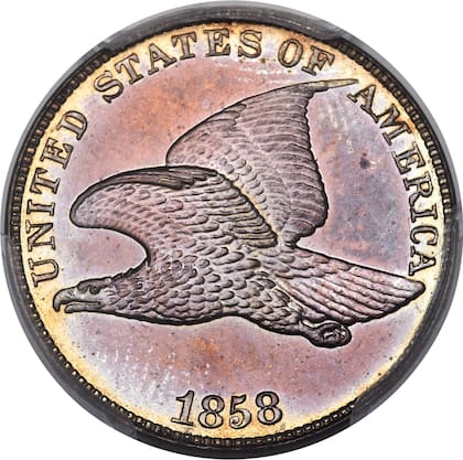 La moneda es identificada como Flying Eagle Cent de "Letras Grandes" debido a su particular diseño