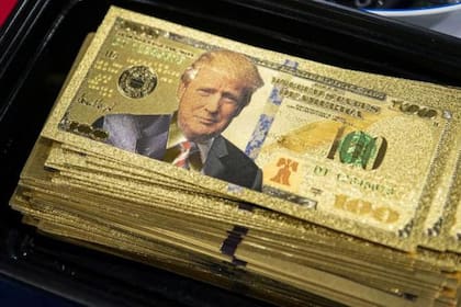 La moneda estadounidense continúa debilitándose