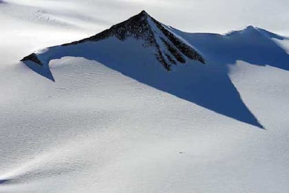 La montaña pirámide logró así su forma debido a la erosión de hace millones de años (Fuente: Guioteca)