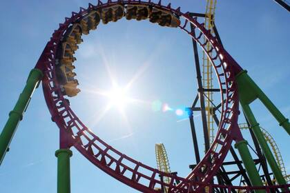 La montaña rusa funciona en el parque desde el año 1999, y es una de las máximas atracciones (Facebook)