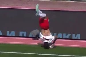 El iraní de los saques laterales increíbles: mortal hacia adelante, lanzamiento de 20 metros y golazo
