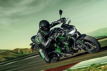 La moto Kawasaki Z650 tiene gran popularidad en Estados Unidos y presenta características ideales para distintas rutinas