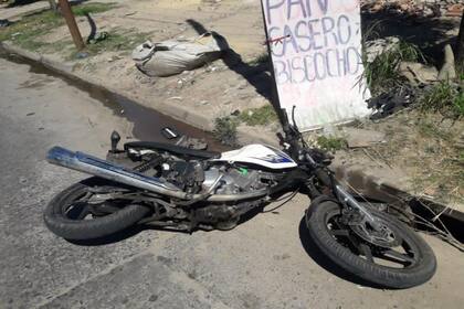 La motocicleta en que circulaba Matías y Jésica