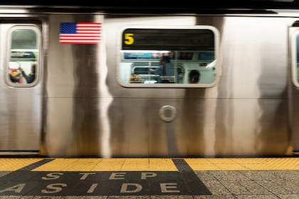 La MTA de Nueva York sostiene que el cambio implementado desde Queens resultará en "menos retrasos"