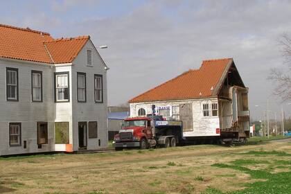 La mudanza de casas se volvió algo normal en Nantucket