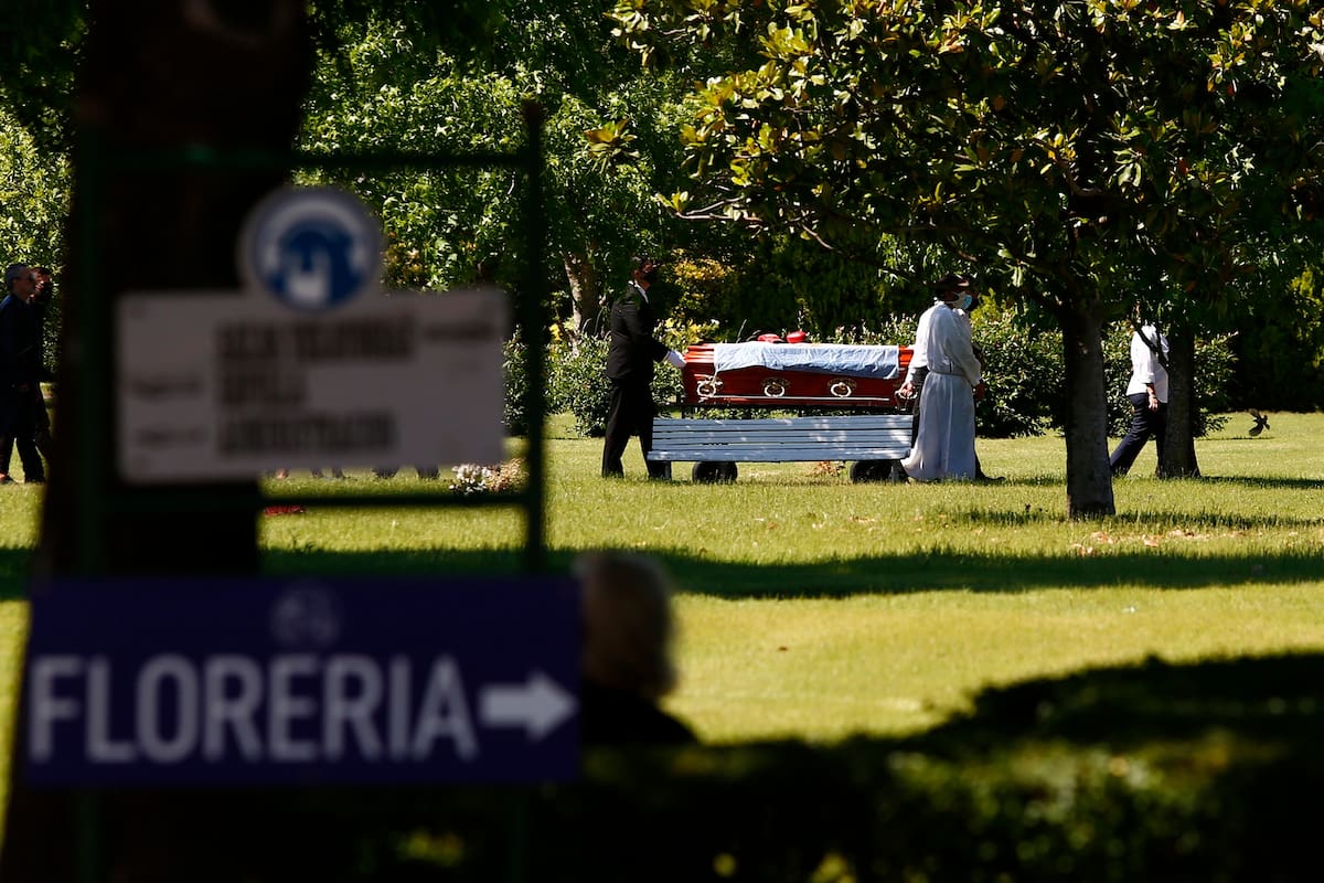 La muerte de Jorge Brito: familiares y amigos participaron del entierro del banquero en Pilar