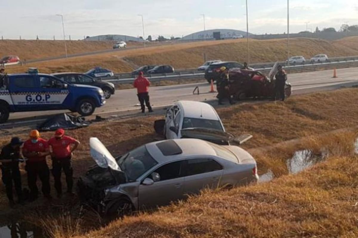 La muerte de los dos jóvenes en la avenida Circunvalación conmovió a Córdoba