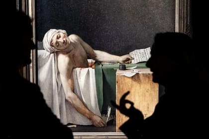 "La muerte de Marat", de Jacques-Louis David, es una imagen engañosamente simple de un asesinato real.