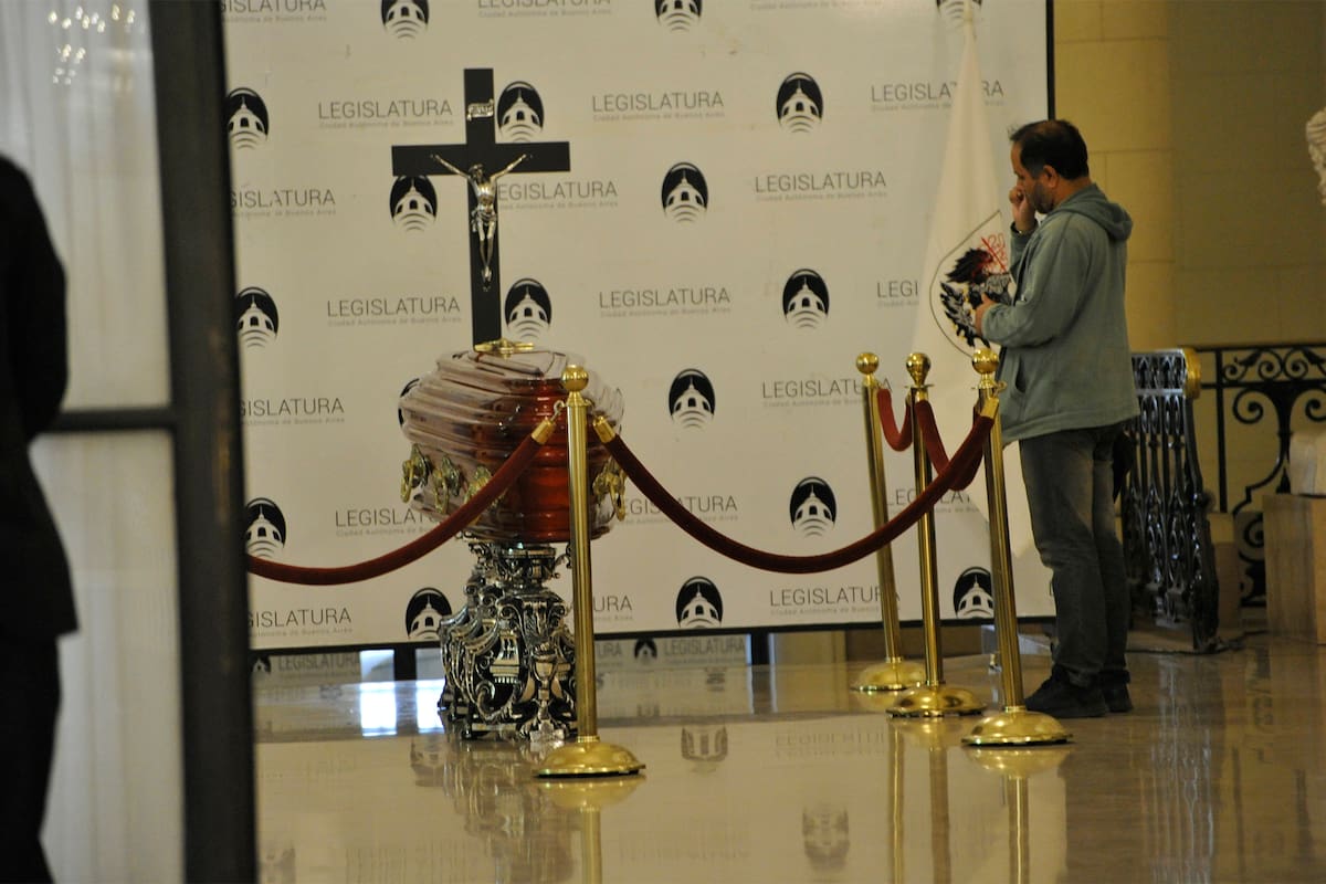 La muerte de Pinky: los restos de la conductora son velados en la Legislatura porteña