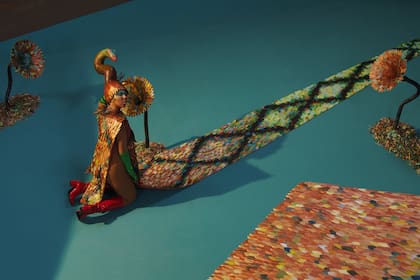 La muestra “¿Cómo suenan las lágrimas antes de secarse?”, de Ivana de Vivanco, está integrada por pinturas, dibujos, esculturas, instalaciones y video