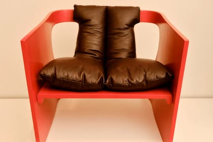 La muestra incluye una silla de la década de 1960 diseñada por el argentino Alberto Churba