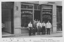 Fotos, objetos y 140 años de historia: la muestra gratuita que reconstruye la inmigración japonesa en la Argentina