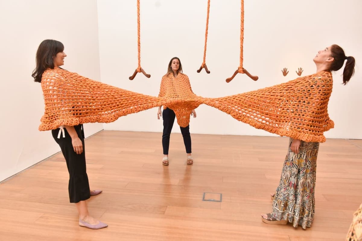 La muestra reciente de Ernesto Neto en el Malba parecía anticipar la necesidad del trabajo en red