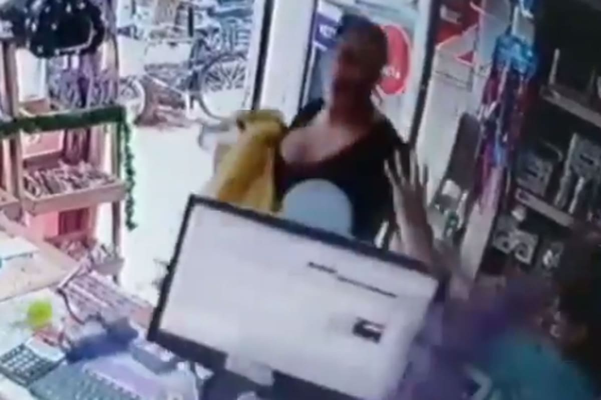 La mujer agredió a las empleadas de la clínica de animales; en el lugar aseguran que fue porque no estuvo de acuerdo con el tratamiento que le sugerían