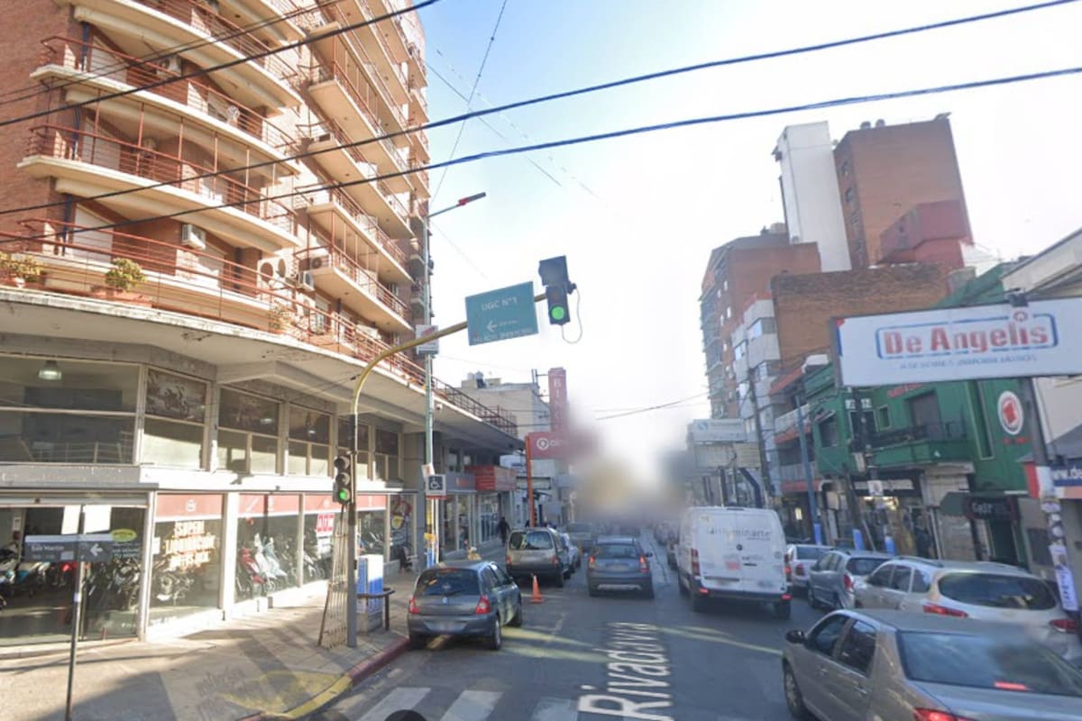 La mujer cayó de un quinto piso