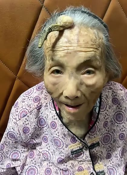 La mujer centenaria se volvió viral por la plataforma Douyin al mostrar su condición