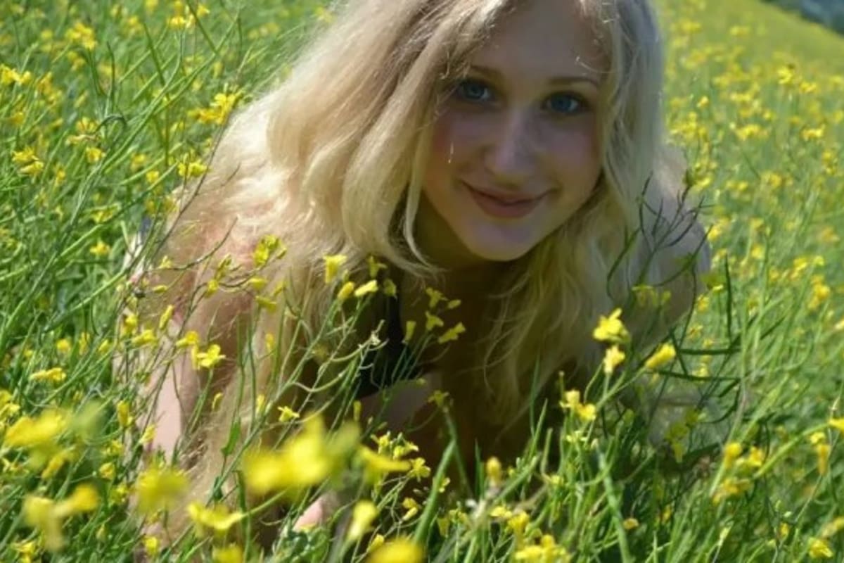 La mujer de 22 años escapó de su ciudad tras los ataques de Putin. Fuente: The Sun