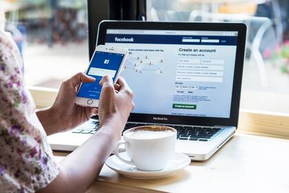 La mujer debió borrar todos los posteos que hacían referencia a su exmarido