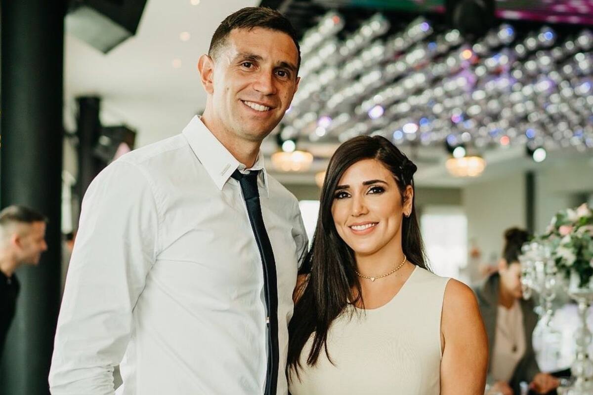 La mujer del Dibu Martínez mostró el nuevo look del arquero para las Eliminatorias y le hizo un reproche