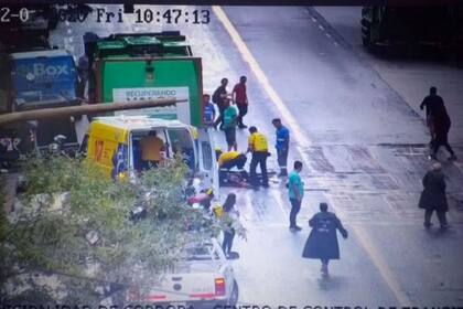 La mujer falleció luego de ser embestida por un camión. Fuente: El Doce.