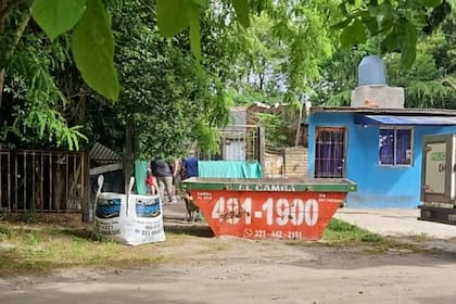 La mujer fue encontrada desmayada en su casa, donde finalmente murió