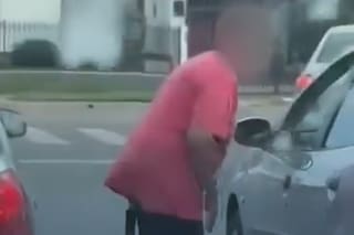 Ánimos alterados: una mujer amenazó a otro conductor con una cuchilla tras una discusión de tránsito