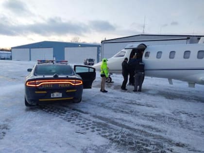 La mujer fue trasladada al Departamento de Bomberos de Portland y luego al Hospital Westfield Memorial. Desde allí, los policías la transportaron al aeropuerto de Jamestown para llevarla a la Clínica Cleveland. (Policía de Nueva York)