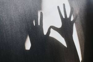 La mujer fue violada repetidamente por un período de seis meses