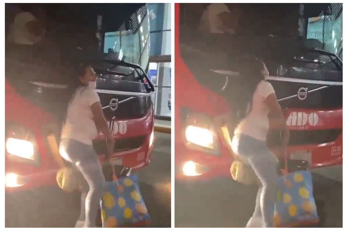 La mujer intenta detener el colectivo para subir - Imagen: captura de Twitter