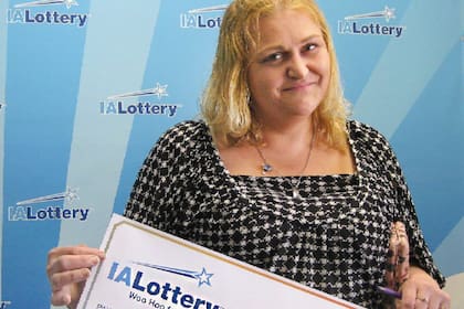 La mujer no creía que fuera a ganar la lotería, pero aun así decidió escanear su boleto para ver los resultados