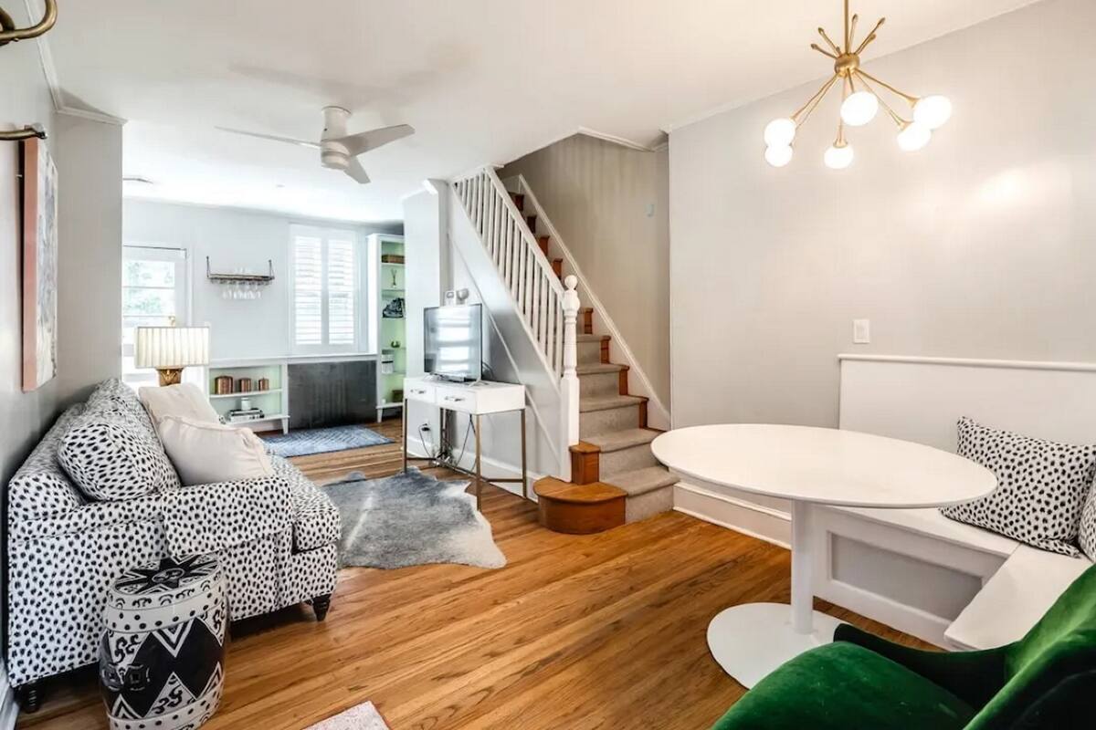 La mujer no estaba enterada de que su propiedad era parte del catálogo de Airbnb