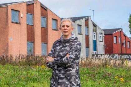 La mujer no quiere irse ya que asegura que sus hijos aman su hogar.